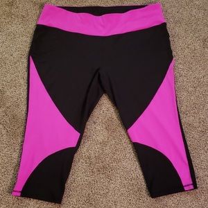 Lane Bryant 22/24 Livi Active Capri Leggings